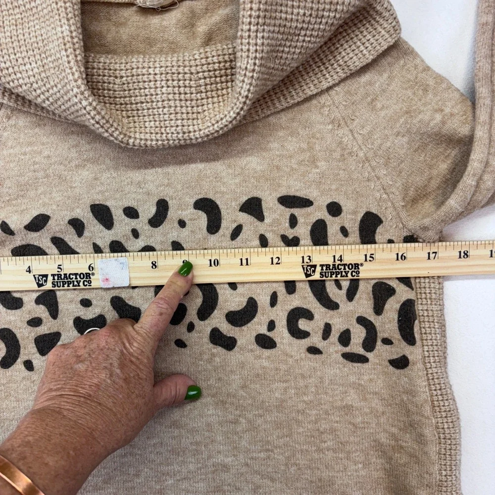Hem‎ & Thread Cowl Neck Leopard Print Sweater Size Large Tan Beige Knit Pullover